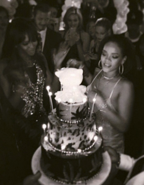 RiCaprio at it Again! Leonardo DiCaprio Cozies Up with Rihanna on Her Birthday