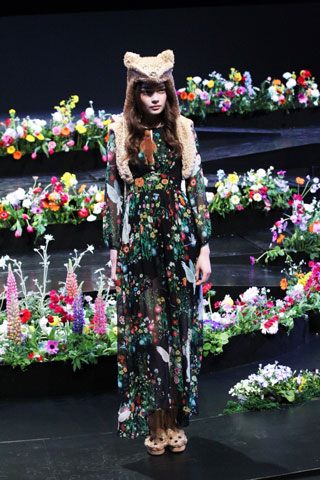 Tokyo Fashion Week Day 1: Labyrinths, Confetti, and Parisienne Pirates