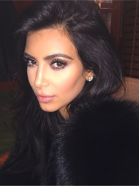 Kim Kardashian Says ‘No’ to #NoFilter, Photoshops her Selfies?