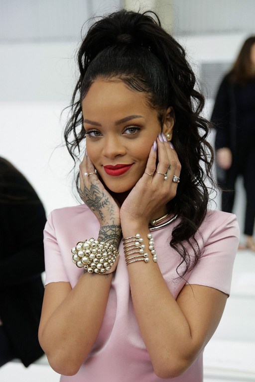 Rihanna’s Beauty Secrets Revealed! Top 10 Rihanna Makeup Looks