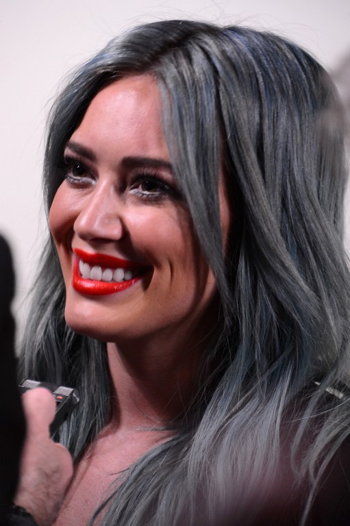 Hilary Duff’s Hair is Now Pink!